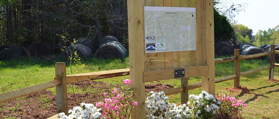 Letrero del sendero en el Parque Estatal del Río Mayo