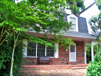 Cabaña de la colina del álamo.