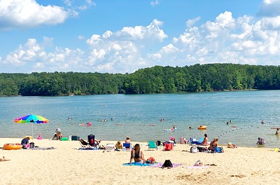 Playa en el Parque Estatal Smith Mountain Lake